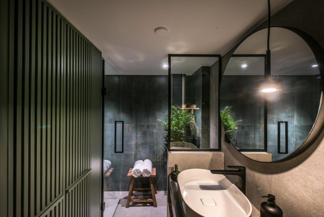 Relaxo Collection Luxury Suites In The Heart Of Heraklion Exterior photo