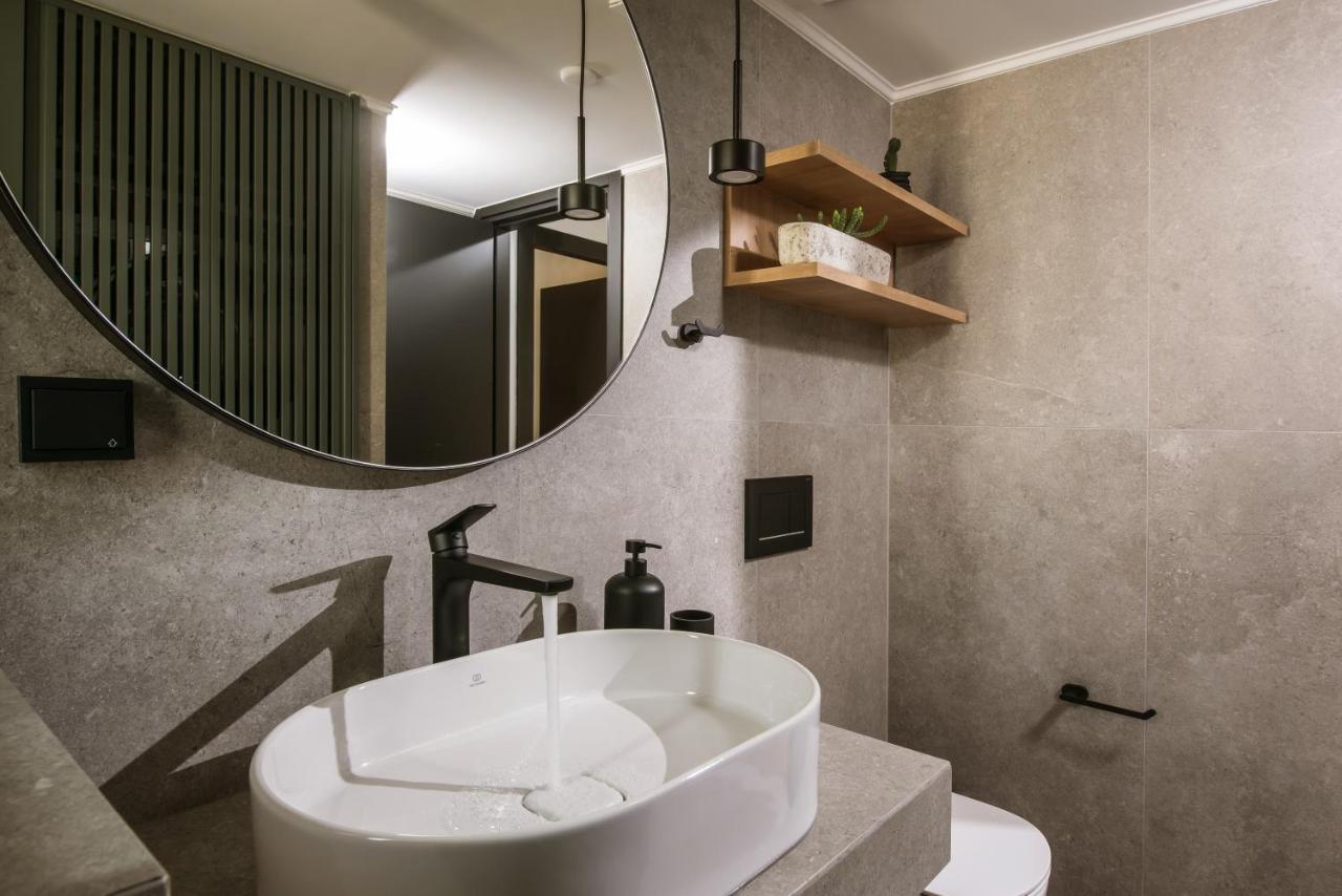 Relaxo Collection Luxury Suites In The Heart Of Heraklion Exterior photo